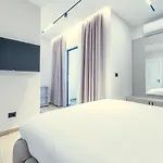 Enigma Hotel *